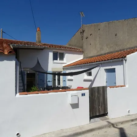 La Maison De Bruno بيت للعطل