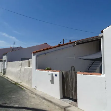 La Maison De Bruno بيت للعطل *