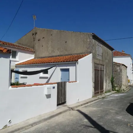 La Maison De Bruno بيت للعطل *